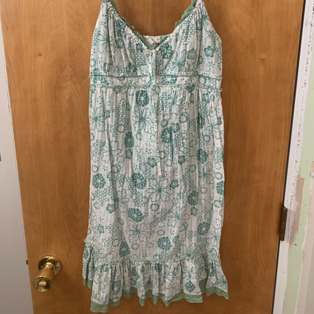 Millennial Fashion! Aeropostale Floral Sundress, Size Medium.